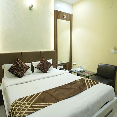 Hotel Rajkamal Near Varanasi Railway Station 外观 照片