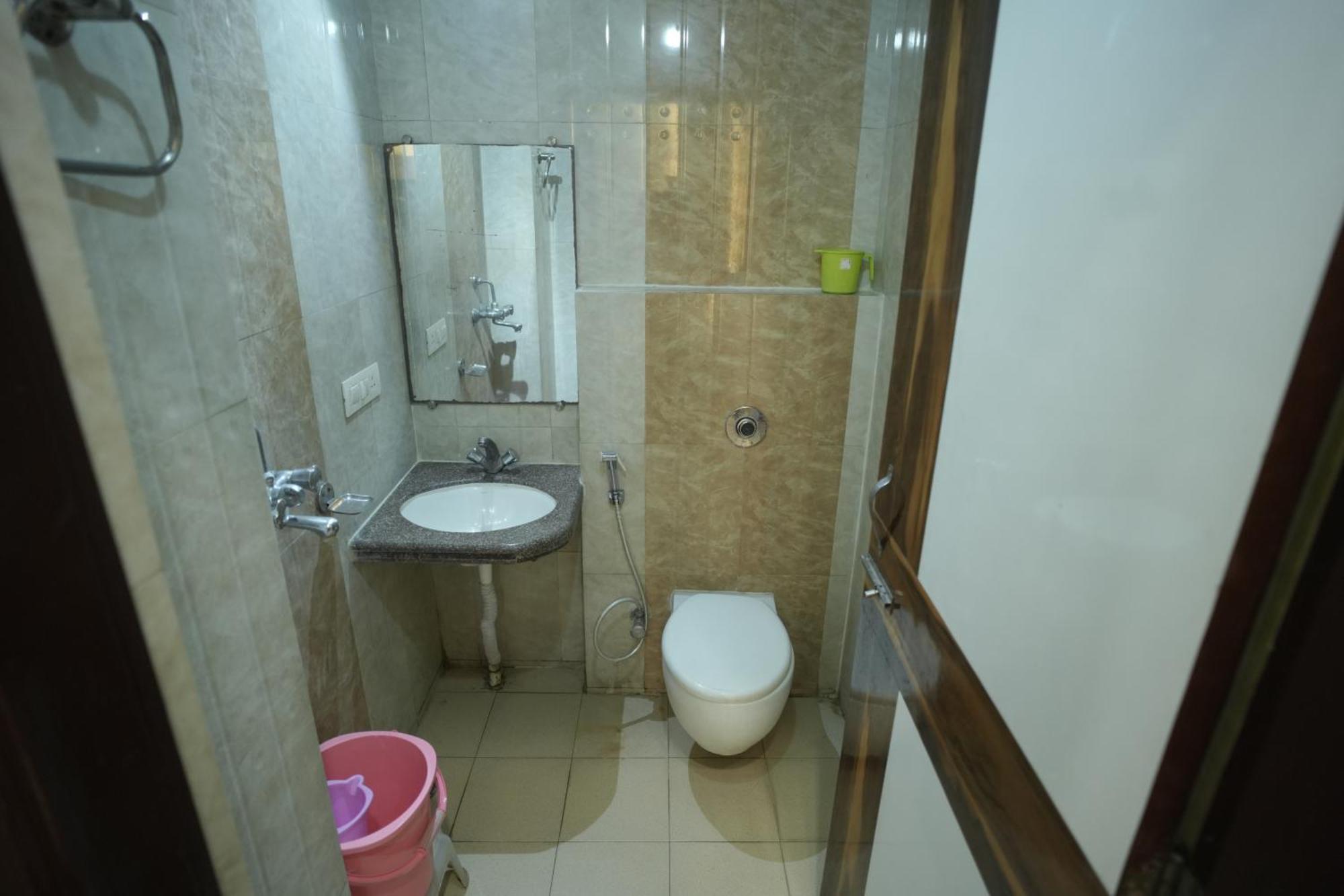 Hotel Rajkamal Near Varanasi Railway Station 外观 照片