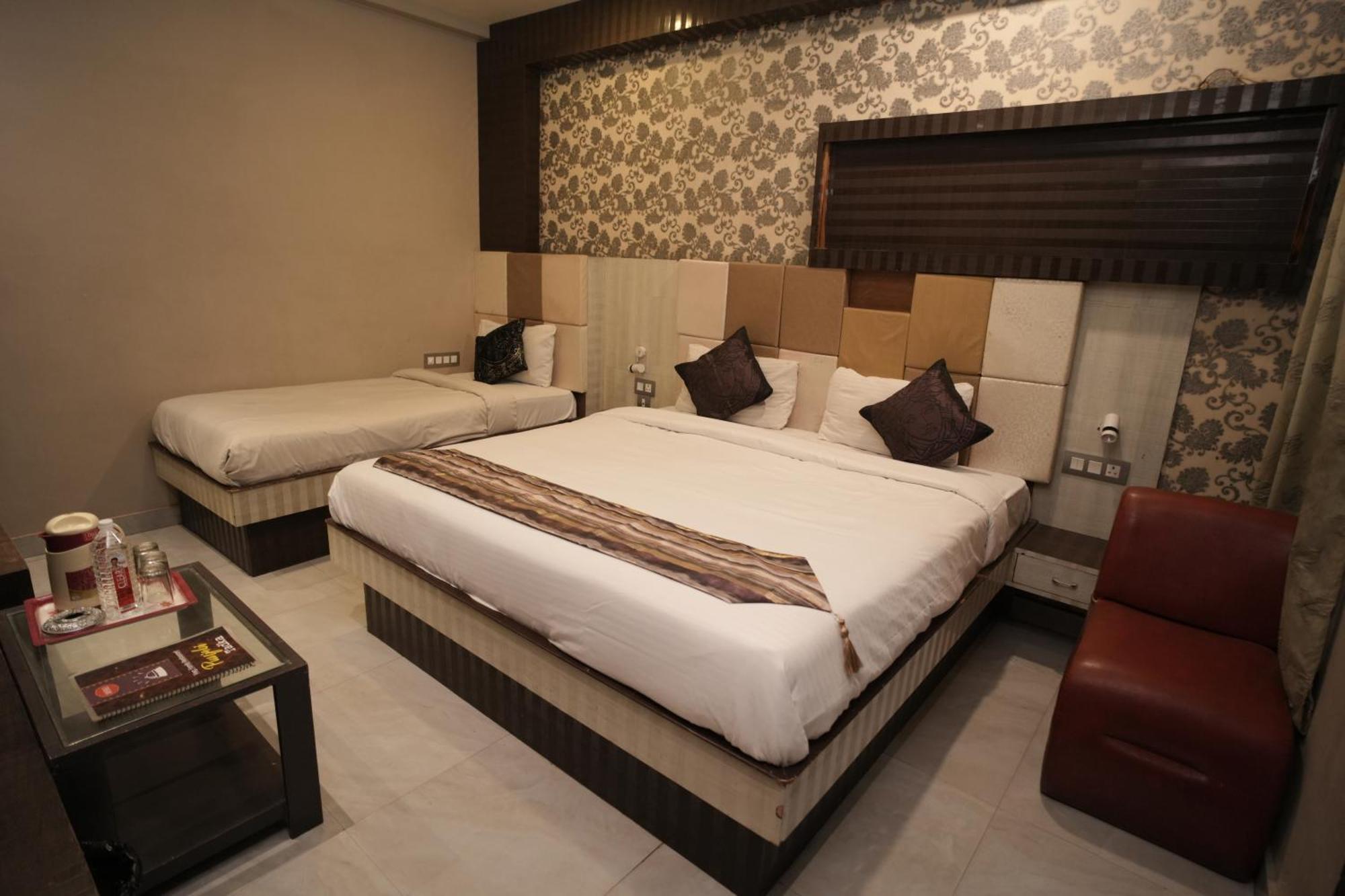 Hotel Rajkamal Near Varanasi Railway Station 外观 照片