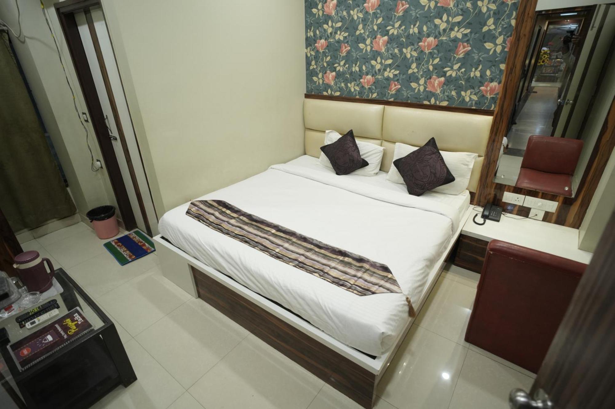 Hotel Rajkamal Near Varanasi Railway Station 外观 照片