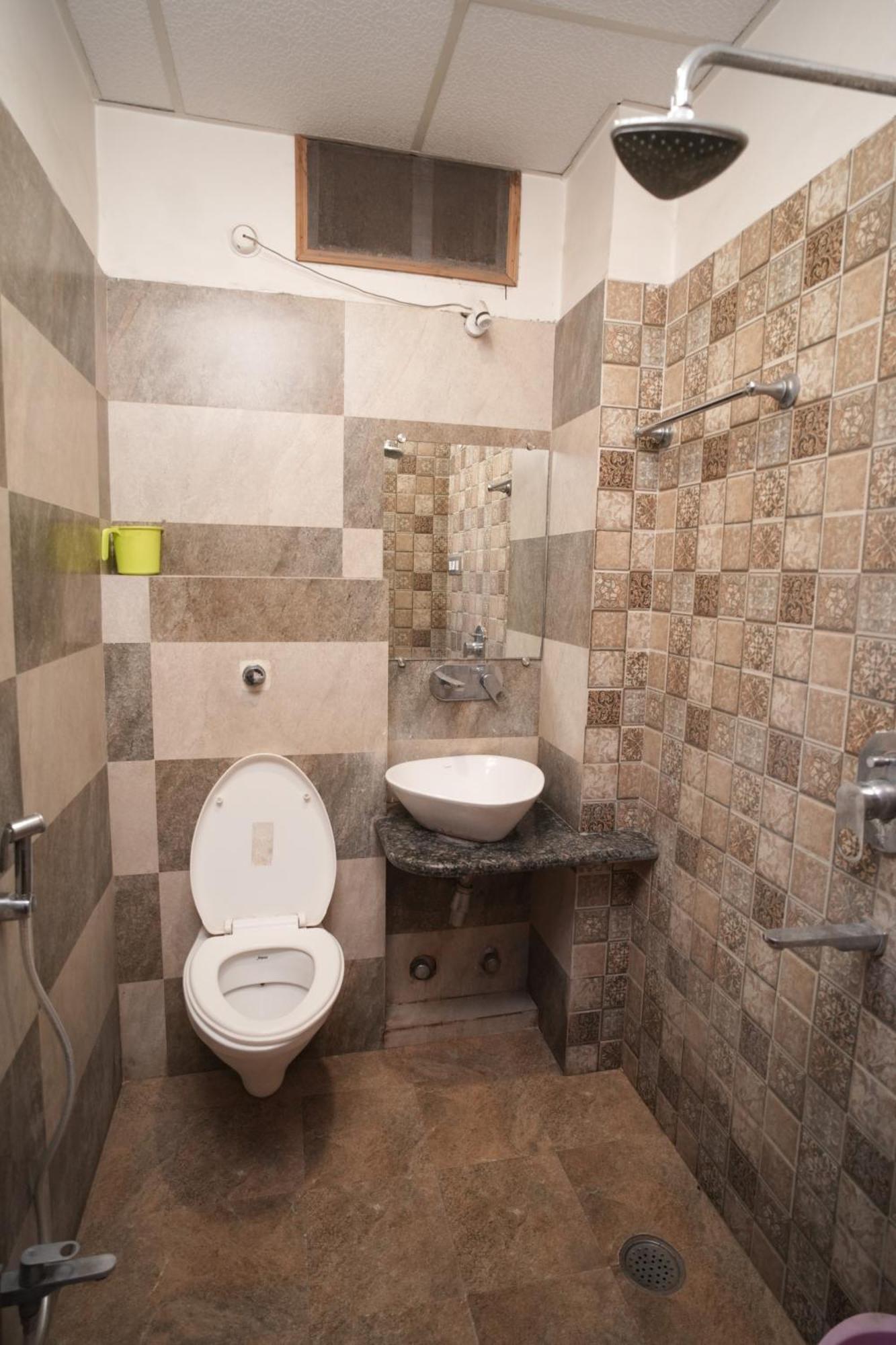 Hotel Rajkamal Near Varanasi Railway Station 外观 照片