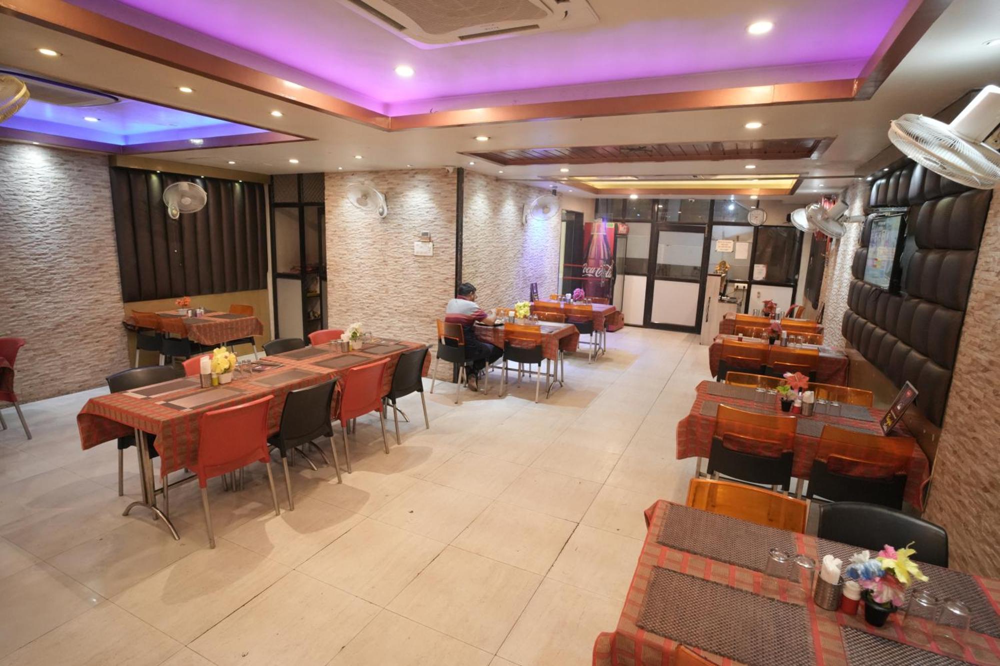 Hotel Rajkamal Near Varanasi Railway Station 外观 照片