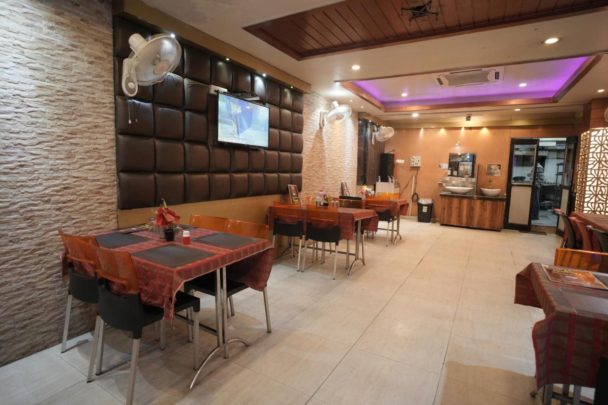 Hotel Rajkamal Near Varanasi Railway Station 外观 照片