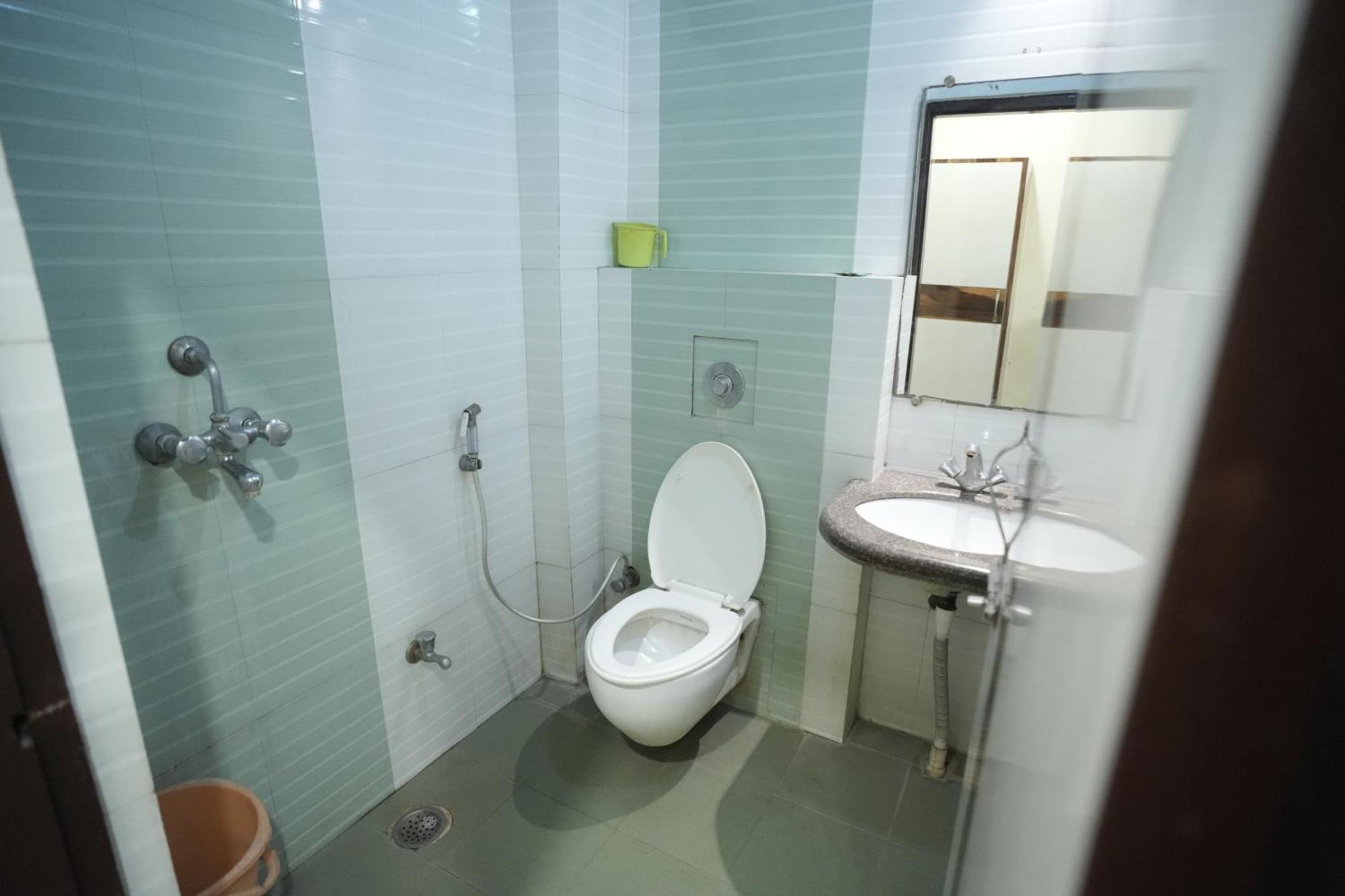 Hotel Rajkamal Near Varanasi Railway Station 外观 照片