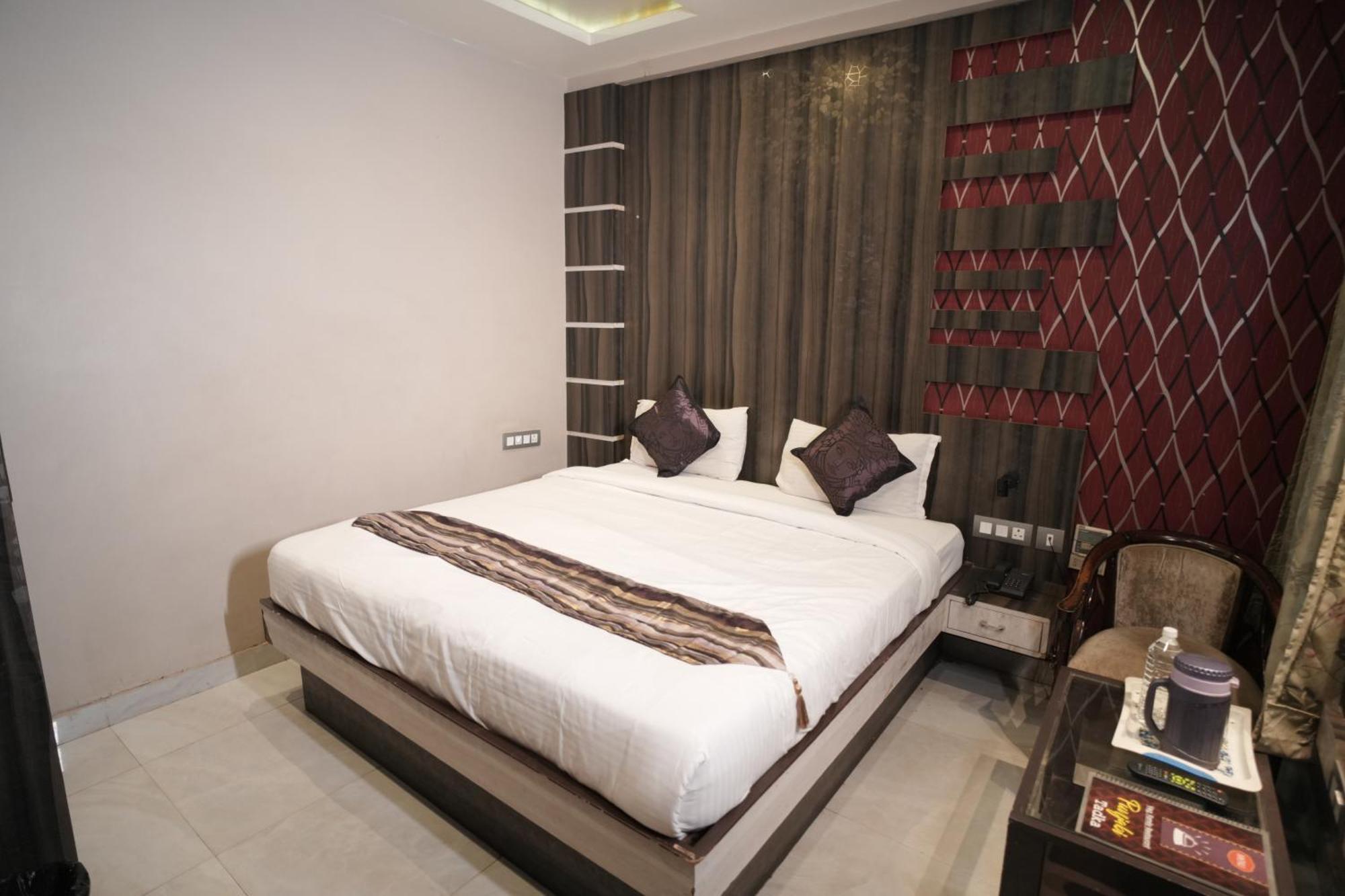 Hotel Rajkamal Near Varanasi Railway Station 外观 照片