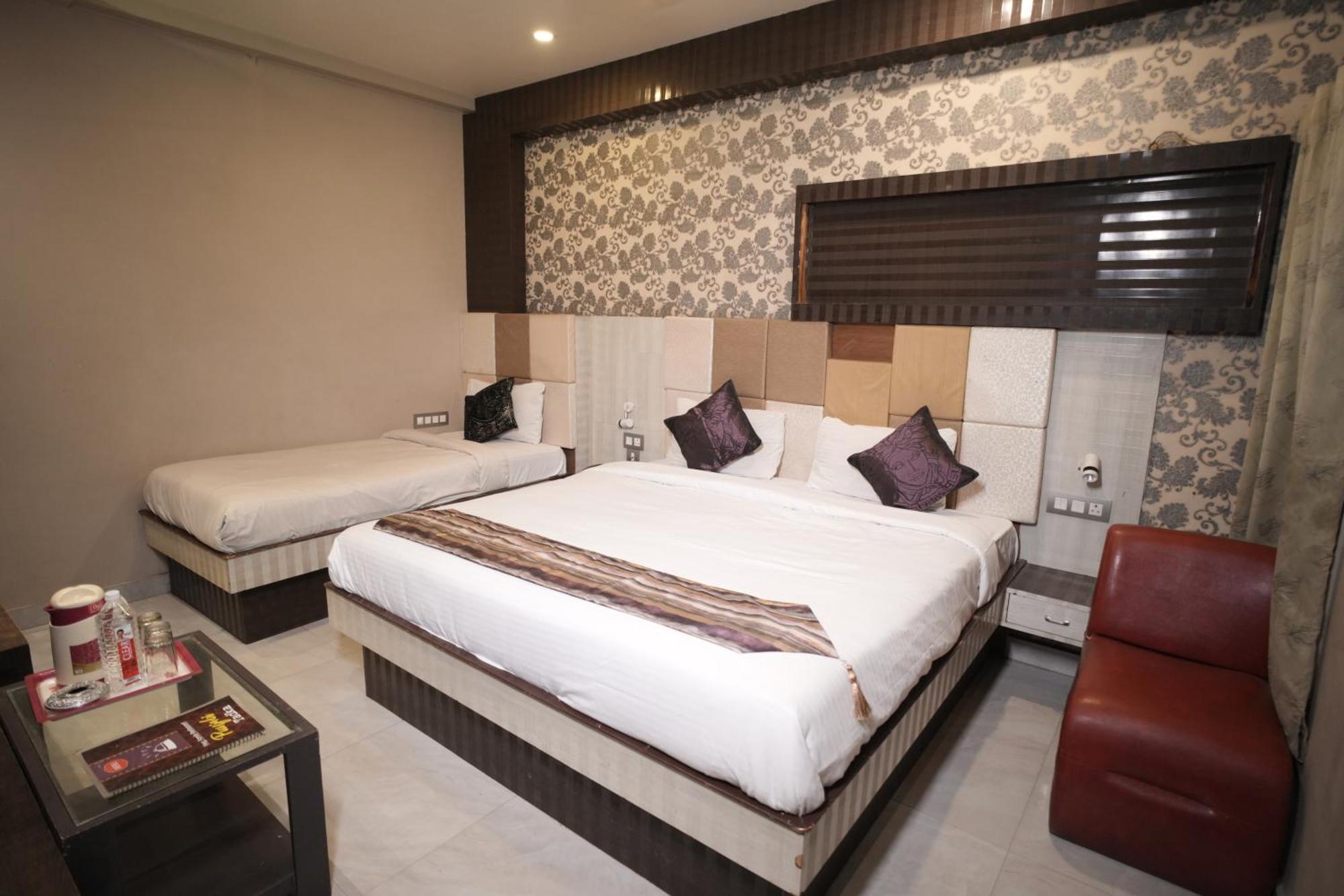 Hotel Rajkamal Near Varanasi Railway Station 外观 照片